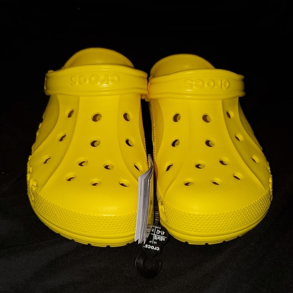 ((Sold))Crocs - Picture 2 of 4
